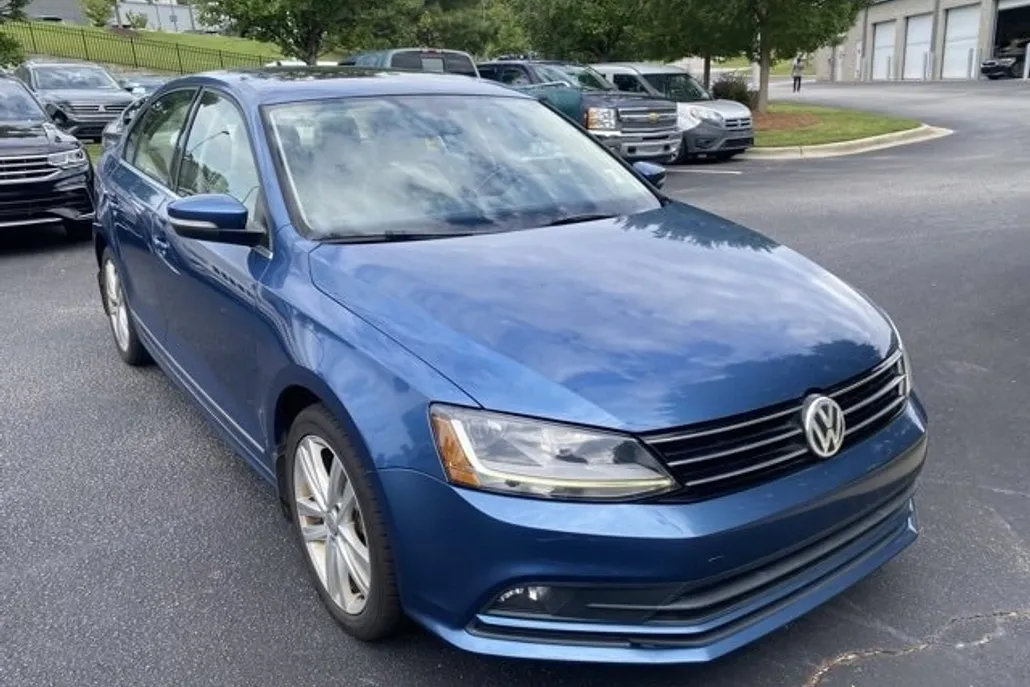 2017 Volkswagen Jetta 1.8T SEL photo 1