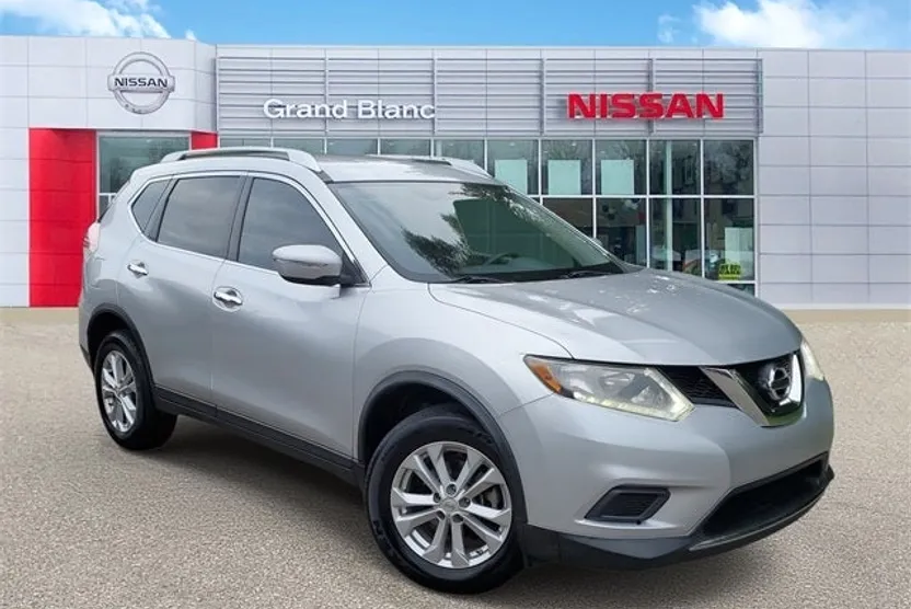 2015 Nissan Rogue SV photo 1