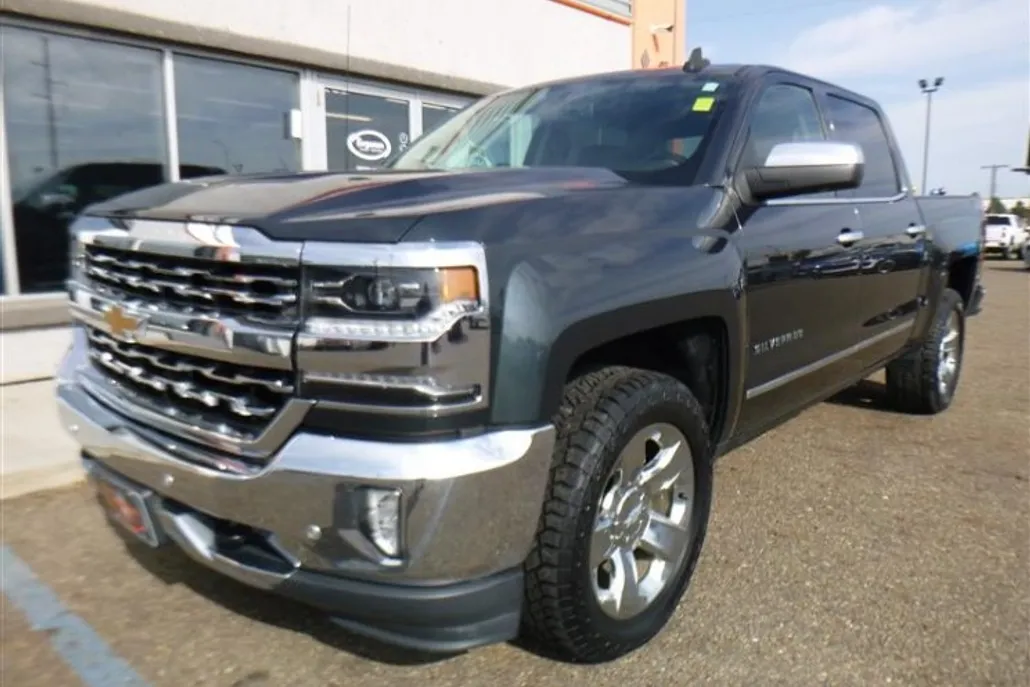 2017 Chevrolet Silverado 1500 LTZ photo 1