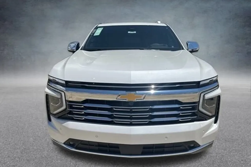 2025 Chevrolet Suburban Premier photo 1