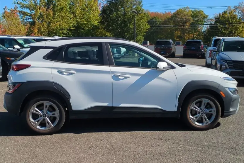 2023 Hyundai Kona SEL photo 1