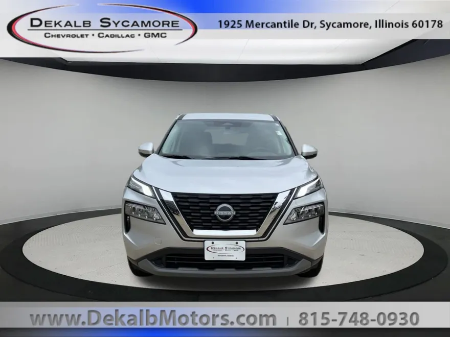 2022 Nissan Rogue SV photo 1