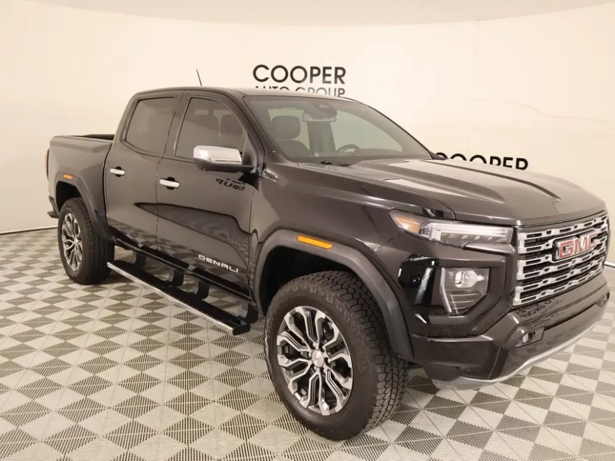 2024 Gmc Canyon Denali photo 1