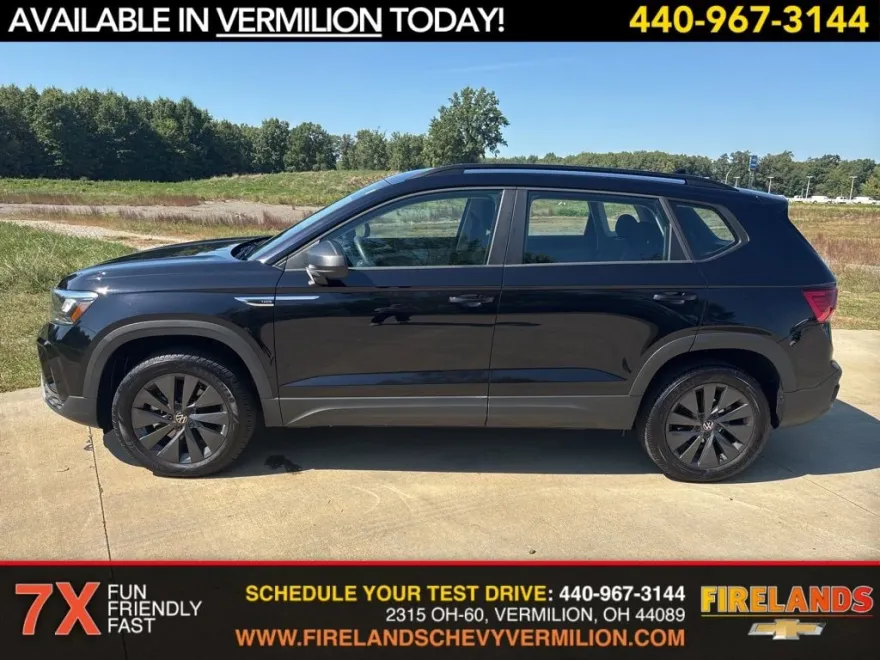 2024 Volkswagen Taos S photo 1