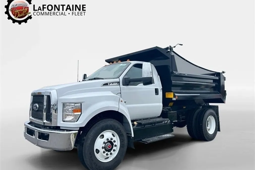 2025 Ford F-750 photo 1