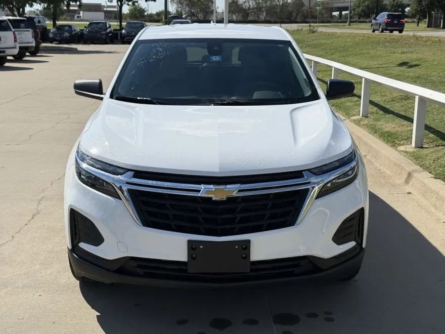 2024 Chevrolet Equinox LS photo 1