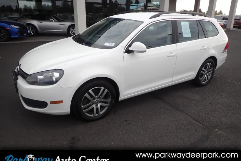 2013 Volkswagen Jetta SportWagen TDI photo 1