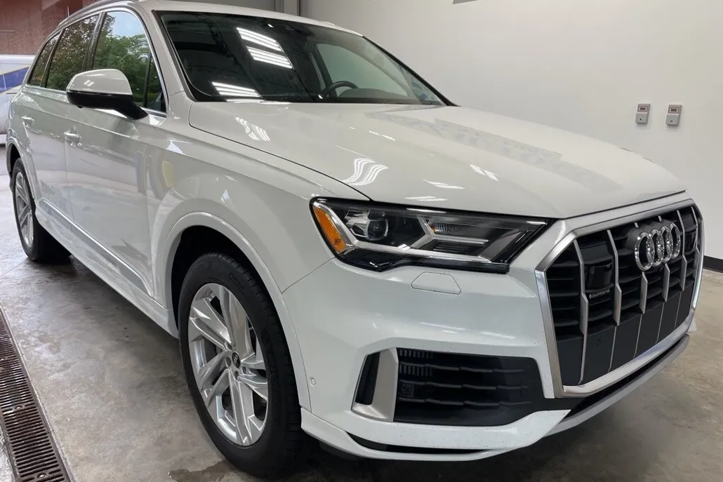 2022 Audi Q7 55 Premium Plus photo 1