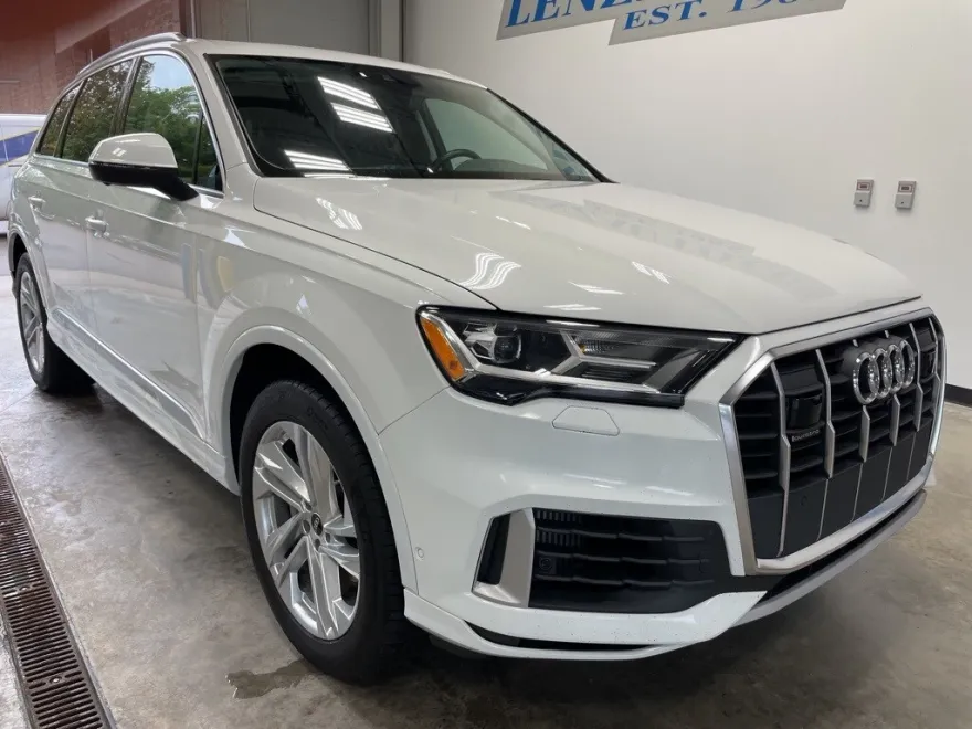 2022 Audi Q7 55 Premium Plus photo 1