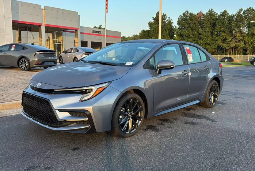 2026 Toyota Corolla SE photo 1
