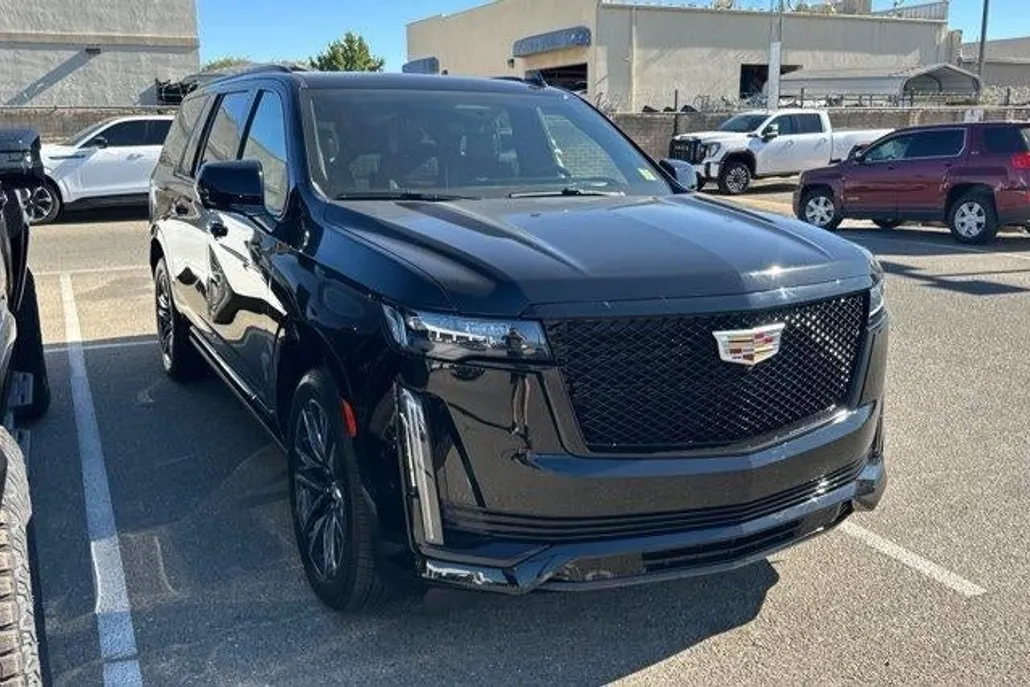 2023 Cadillac Escalade ESV Sport Platinum photo 1