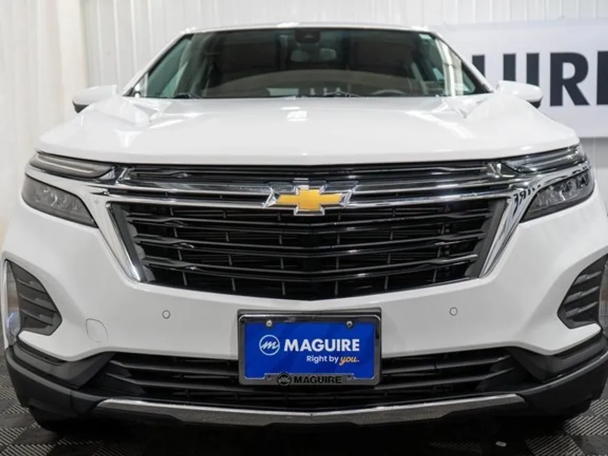 2024 Chevrolet Equinox LT photo 1