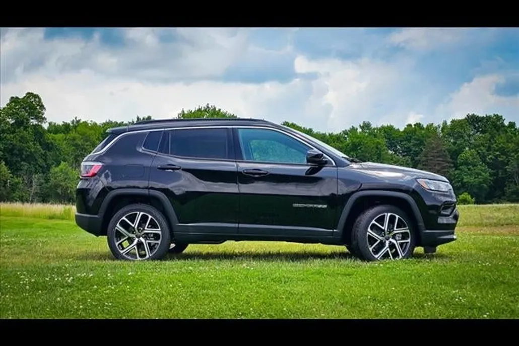 2025 Jeep Compass Limited photo 1