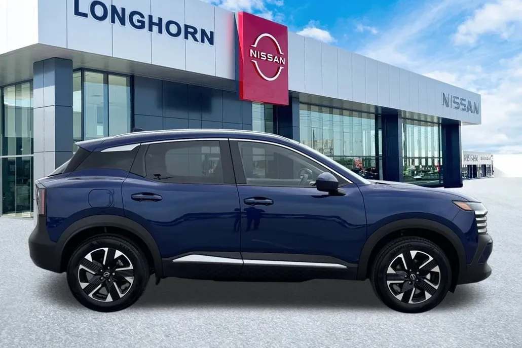 2025 Nissan Kicks SV photo 1