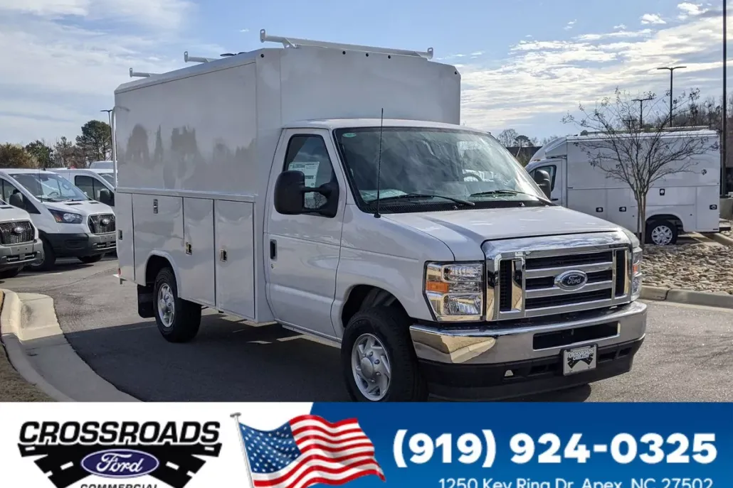 2025 Ford E-350 Base photo 1