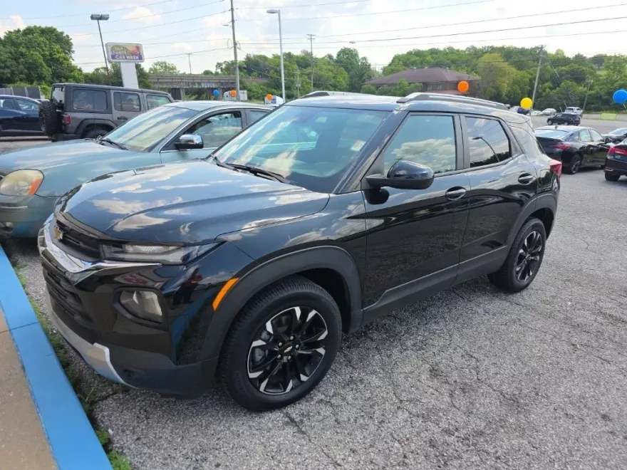 2022 Chevrolet Trailblazer LT photo 1