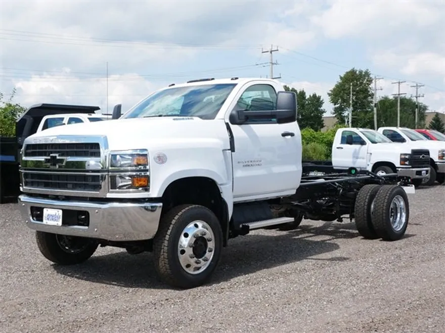 2025 Chevrolet Silverado 6500HD Work Truck photo 1