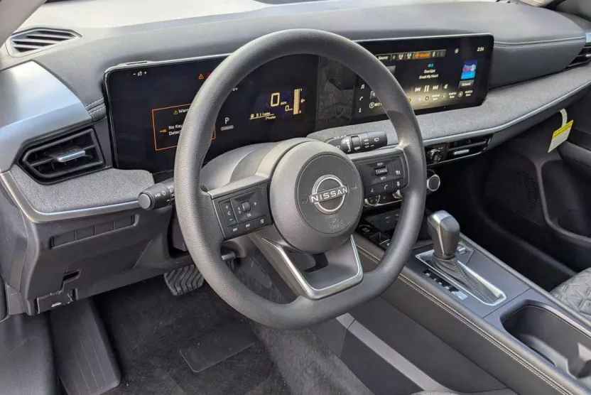 2025 Nissan Kicks SV photo 1