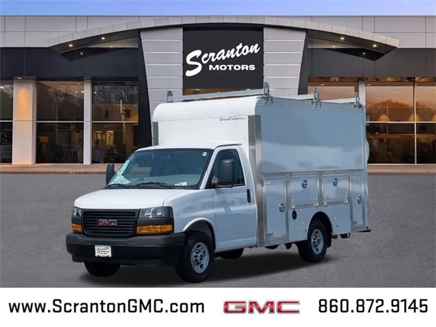 2024 Gmc Savana 3500 Cutaway photo 1