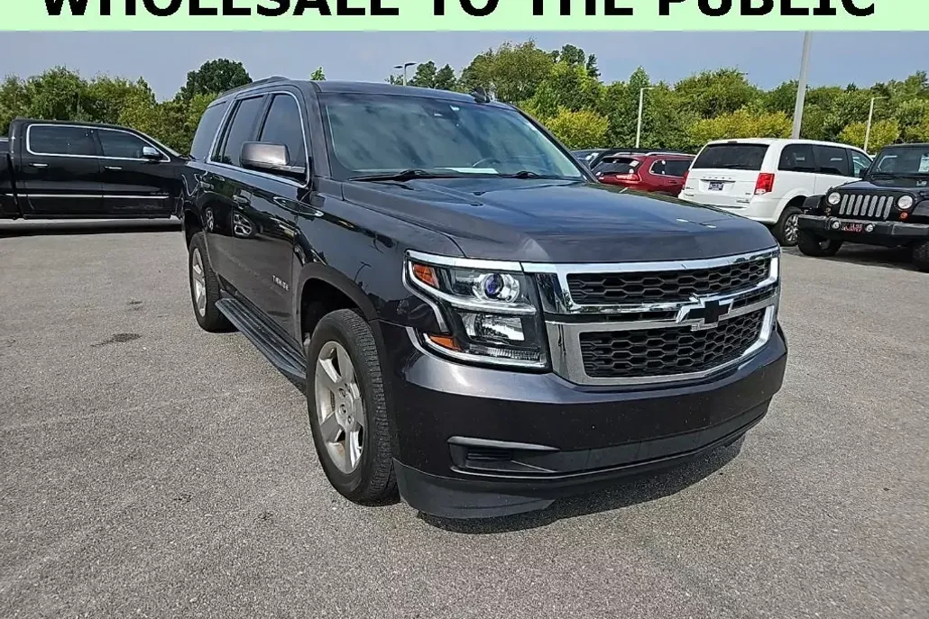 2017 Chevrolet Tahoe LT photo 1