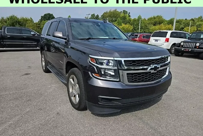 2017 Chevrolet Tahoe LT photo 1