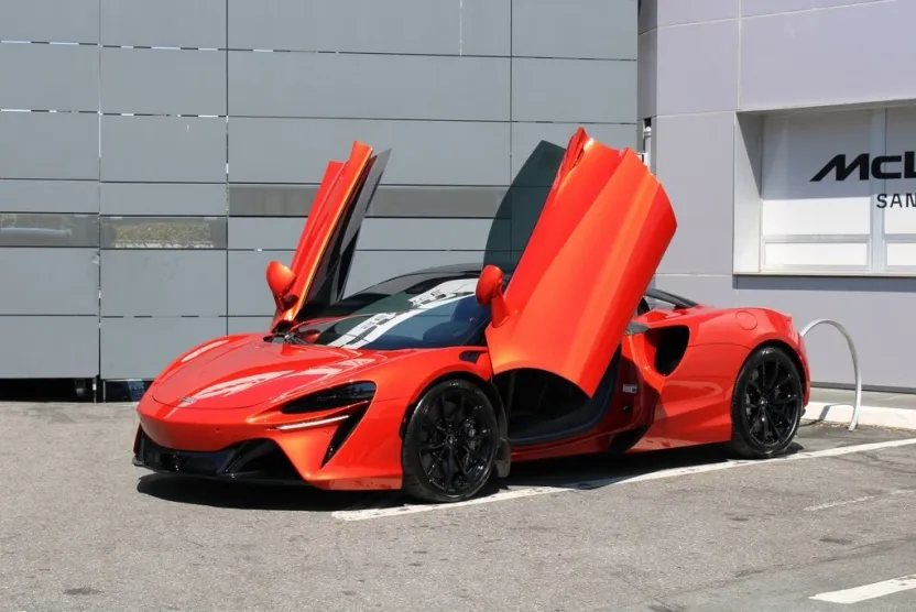 2023 Mclaren ARTURA photo 1