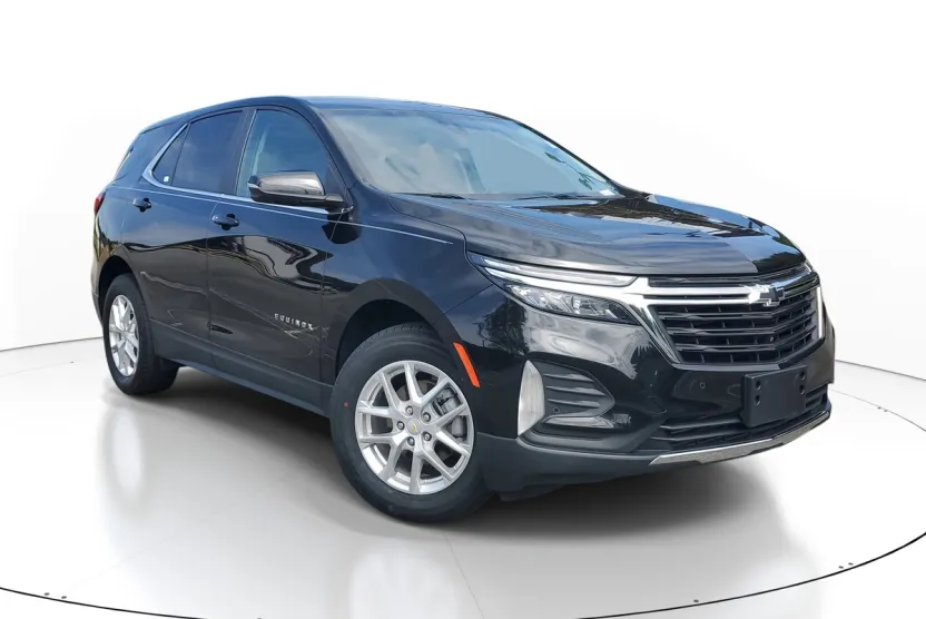 2022 Chevrolet Equinox LT photo 1