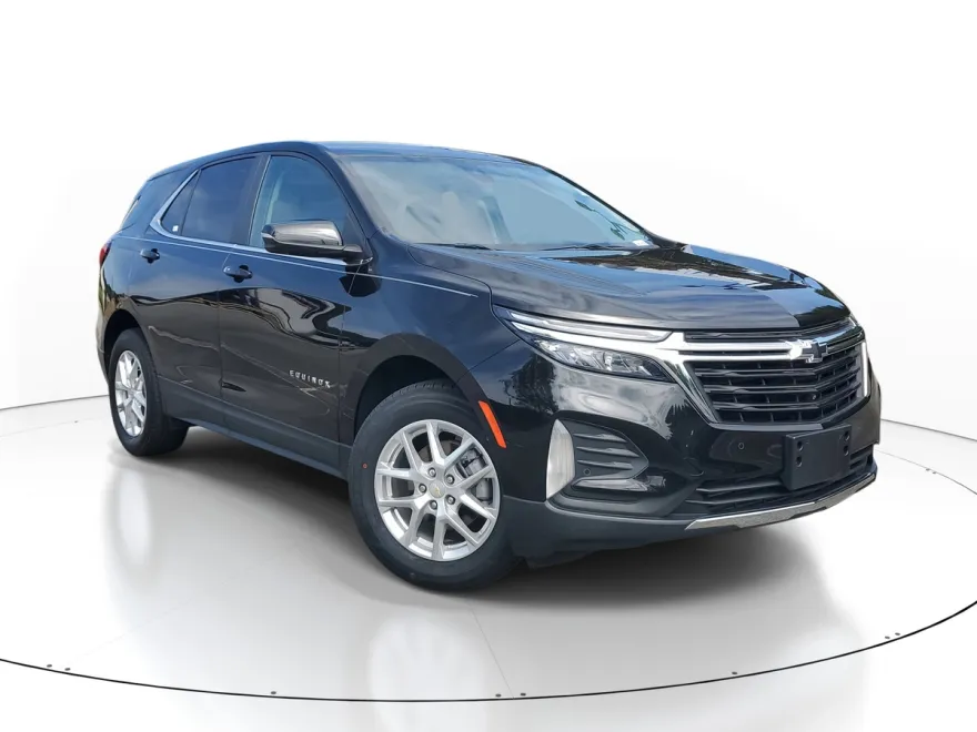 2022 Chevrolet Equinox LT photo 1