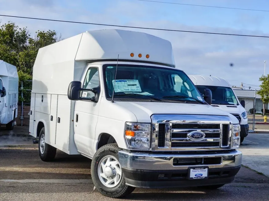 2025 Ford E-350 photo 1
