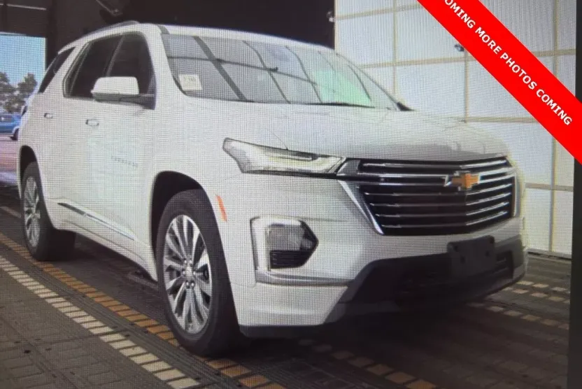 2023 Chevrolet Traverse Premier photo 1