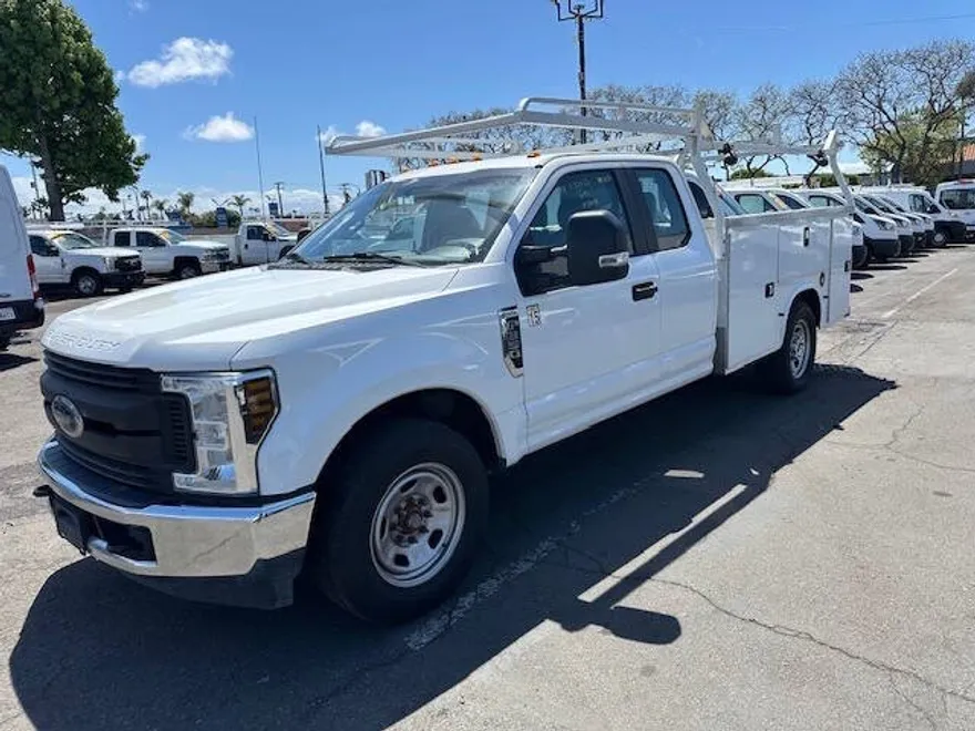 2019 Ford F-350 XL photo 1