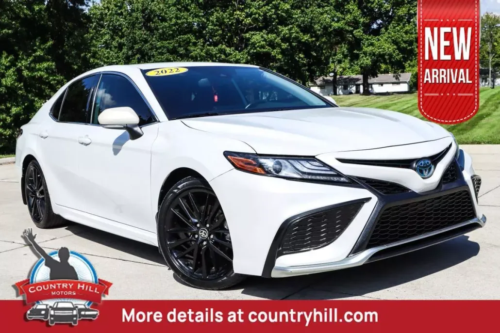 2022 Toyota Camry Hybrid XSE photo 1