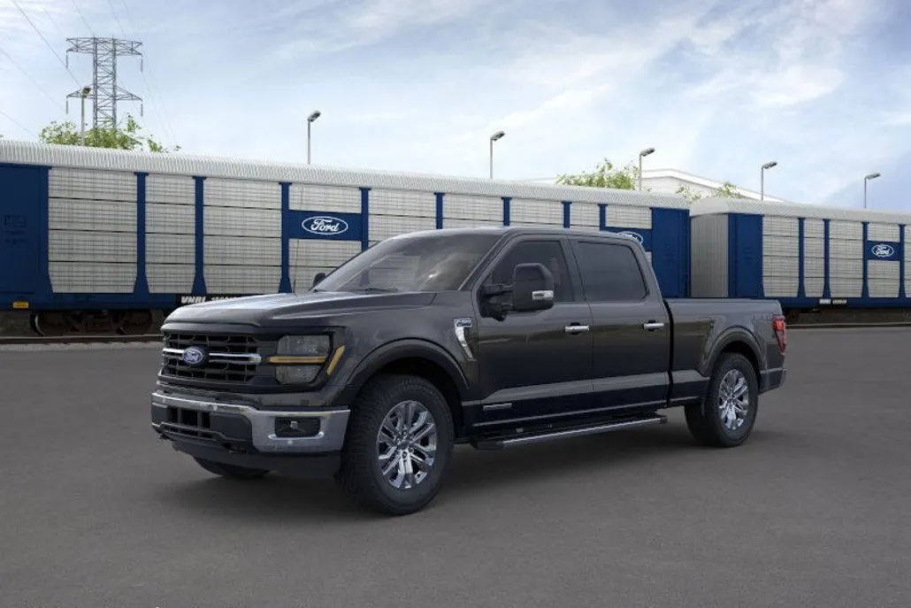 2025 Ford F-150 XLT photo 1