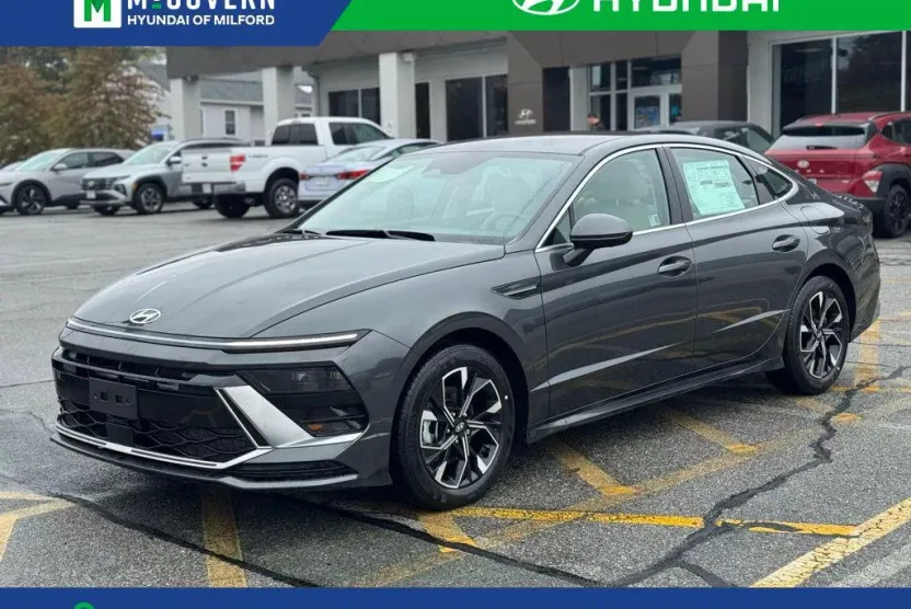 2025 Hyundai Sonata SEL photo 1
