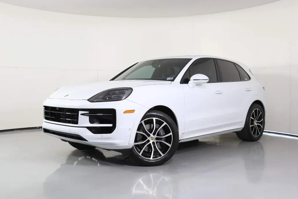2024 Porsche Cayenne photo 1