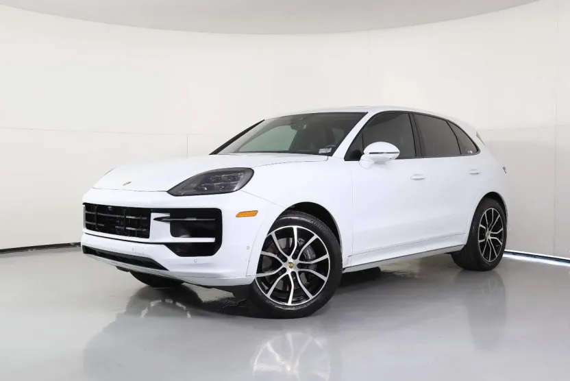 2024 Porsche Cayenne photo 1