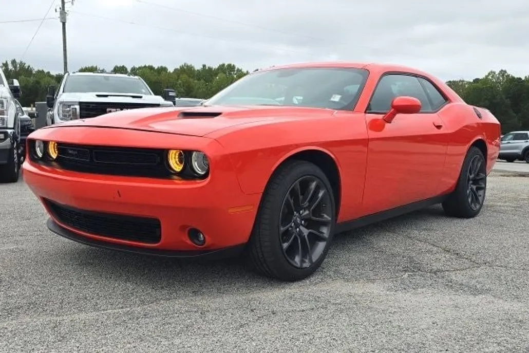 2023 Dodge Challenger SXT photo 1
