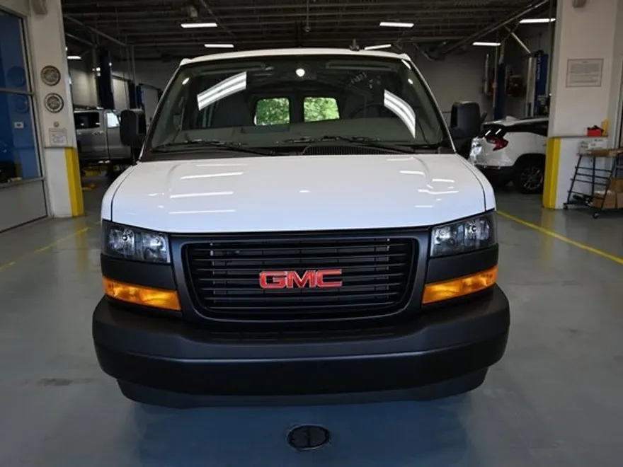 2025 Gmc Savana Cargo 3500 photo 1