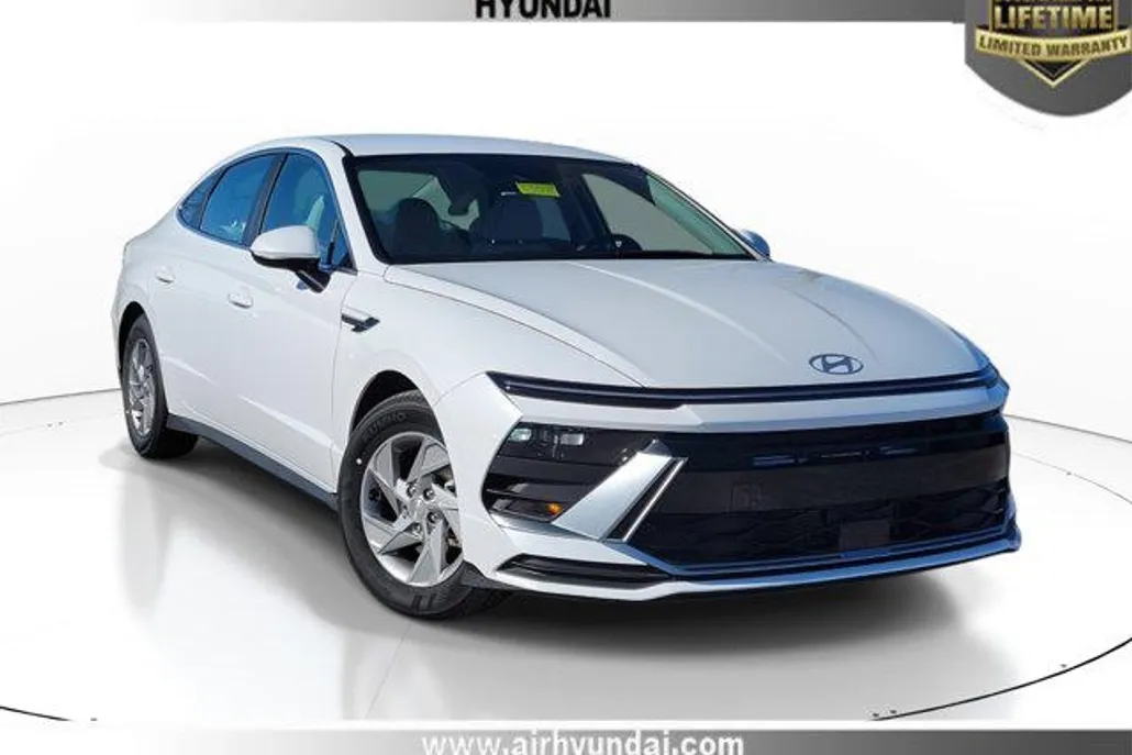 2025 Hyundai Sonata SE photo 1