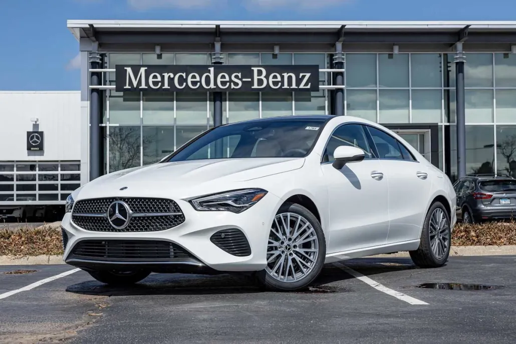 2025 Mercedes Benz CLA 250 4MATIC photo 1