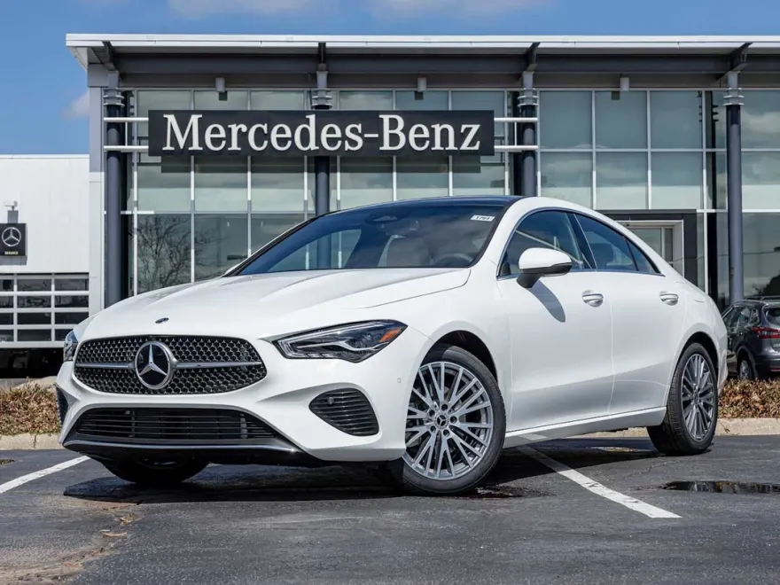 2025 Mercedes Benz CLA 250 4MATIC photo 1