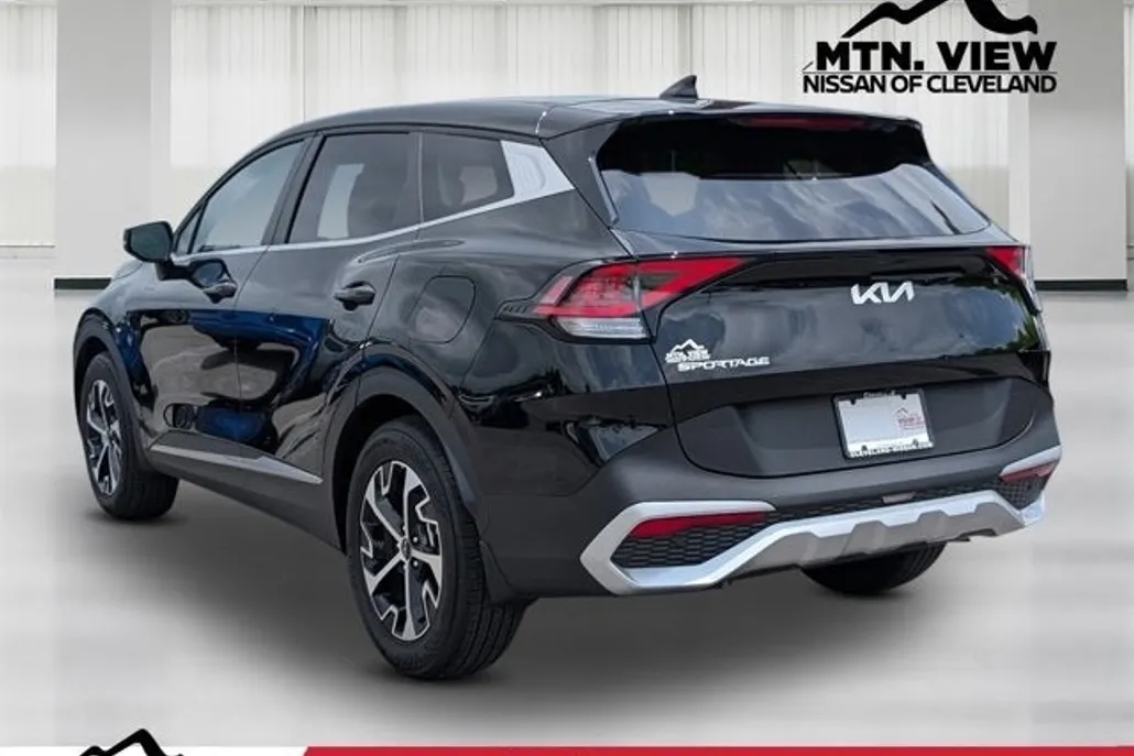 2025 Kia Sportage EX photo 1