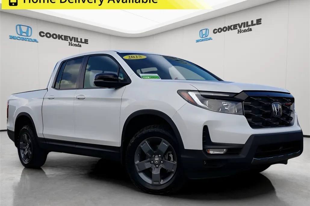 2025 Honda Ridgeline TrailSport photo 1