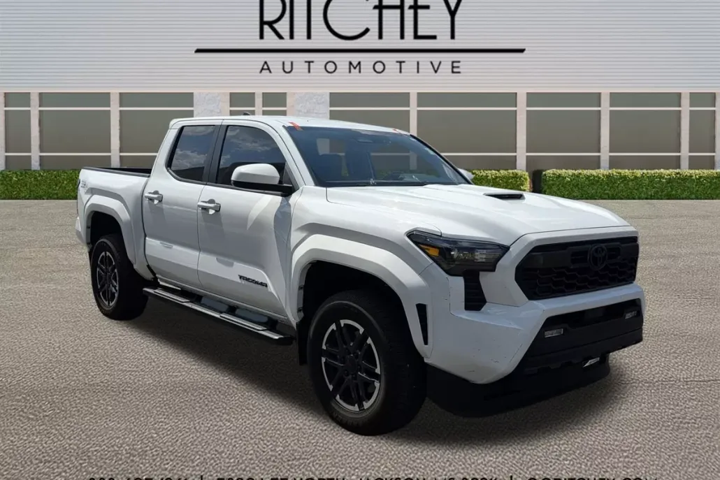 2024 Toyota Tacoma TRD Sport photo 1