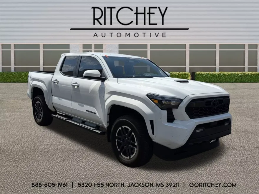 2024 Toyota Tacoma TRD Sport photo 1
