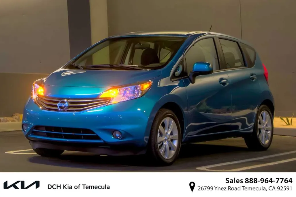 2016 Nissan Versa Note SV photo 1