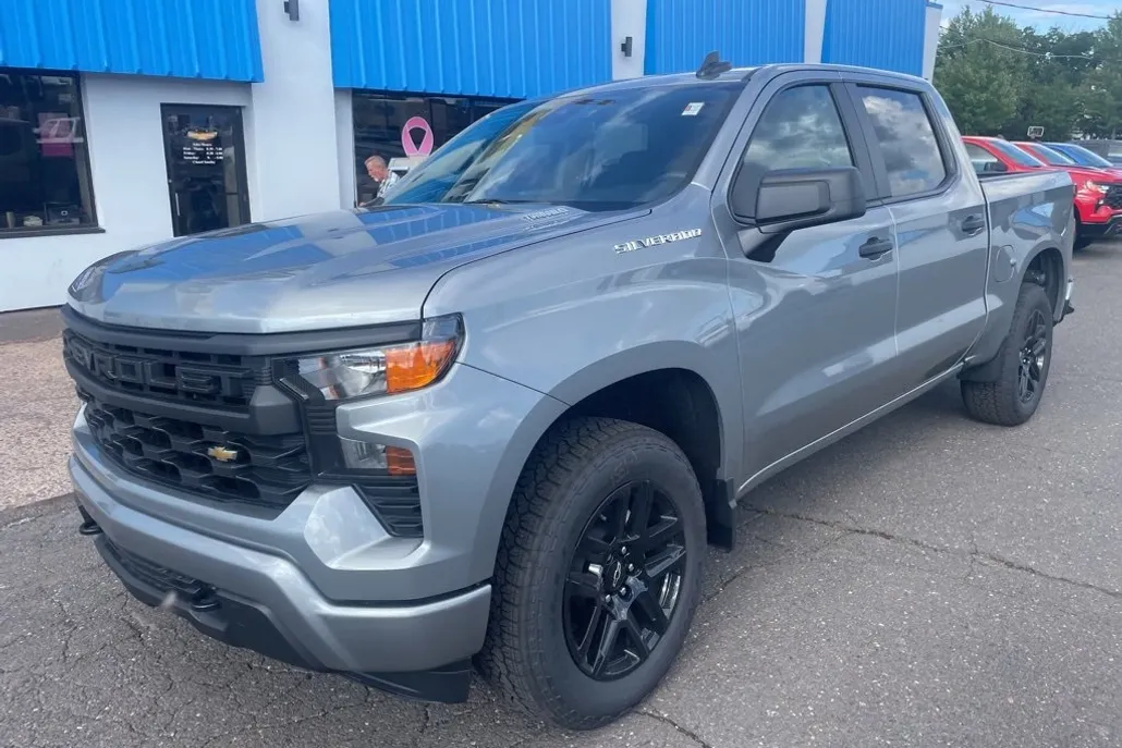 2026 Chevrolet Silverado 1500 Custom photo 1