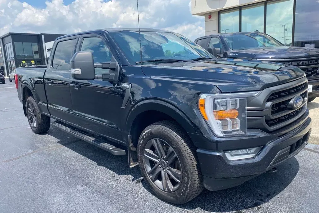 2023 Ford F-150 XLT photo 1
