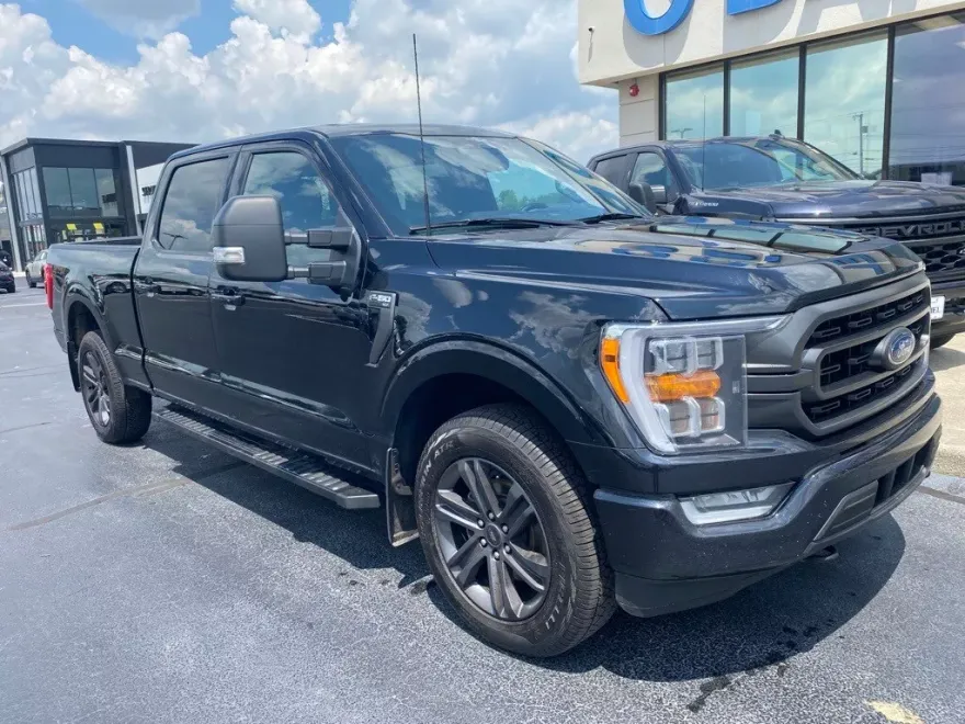 2023 Ford F-150 XLT photo 1