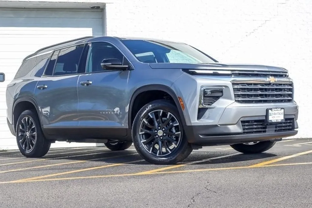 2026 Chevrolet Traverse photo 1